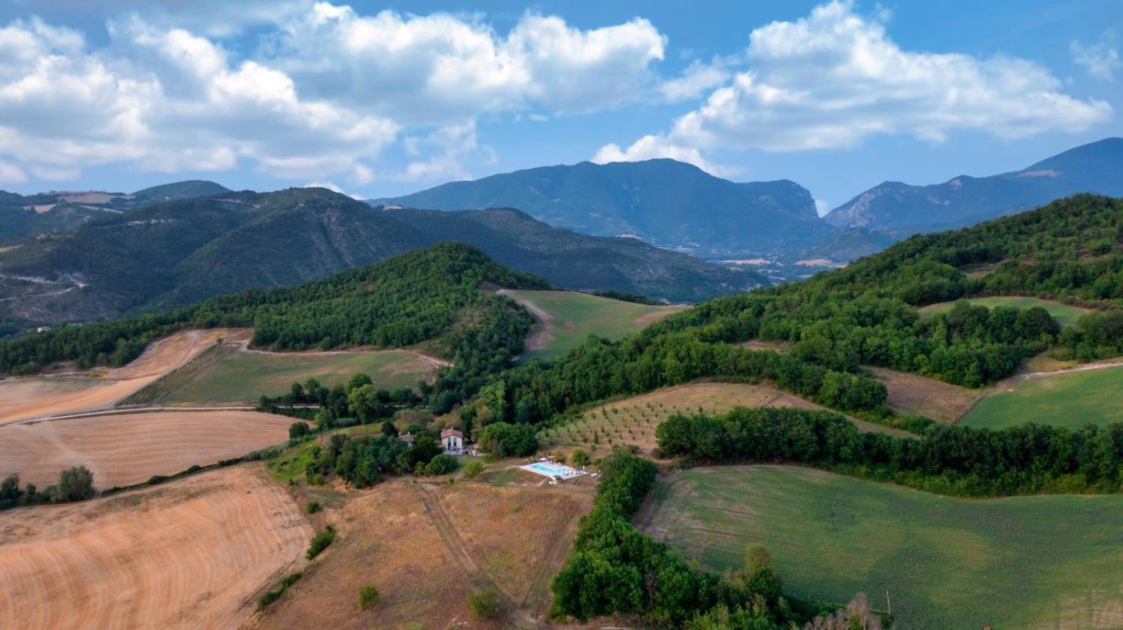 Agriturismo Il Fienile Di Ca Battista Apartment Cagli Luaran gambar